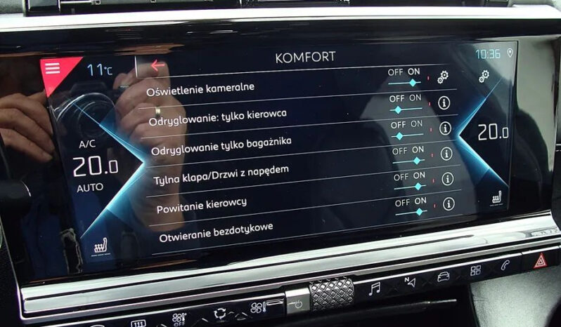 DS Automobiles   DS 7 Crossback    200 KM    Automatyczna    4×4 (stały)    Fioletowy full
