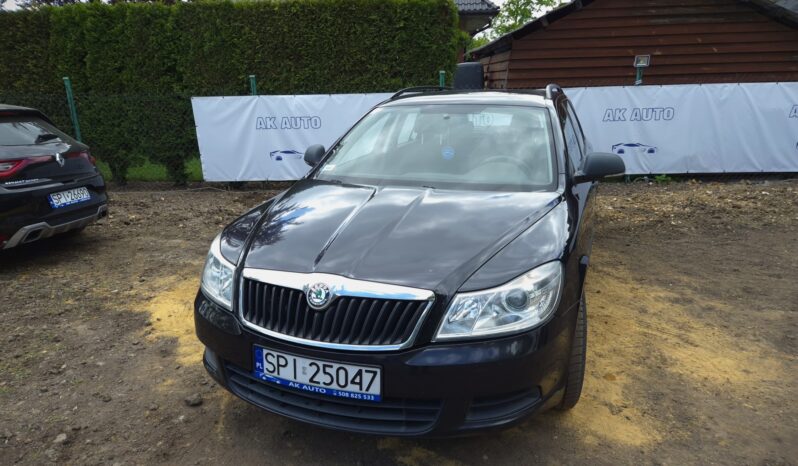SKODA Octavia  | FWD (przód) | Manualna | 122 KM | Czarny full