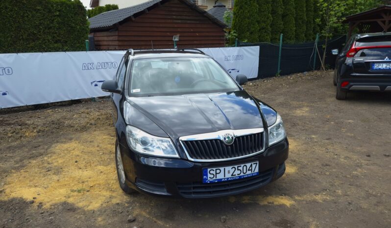 SKODA Octavia  | FWD (przód) | Manualna | 122 KM | Czarny full