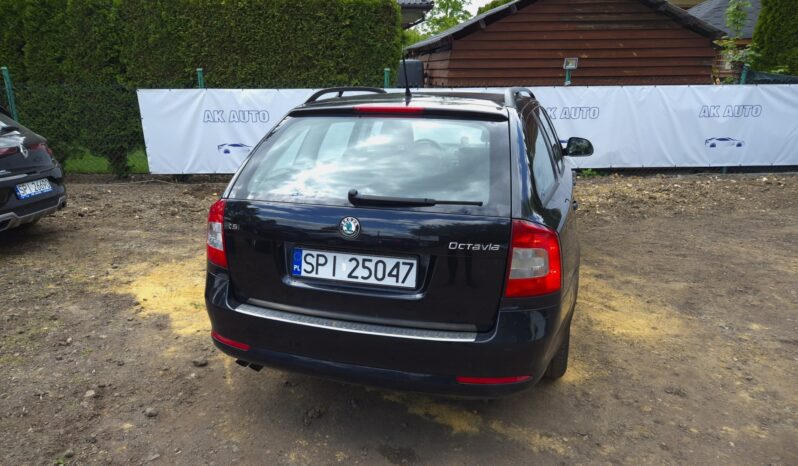 SKODA Octavia  | FWD (przód) | Manualna | 122 KM | Czarny full