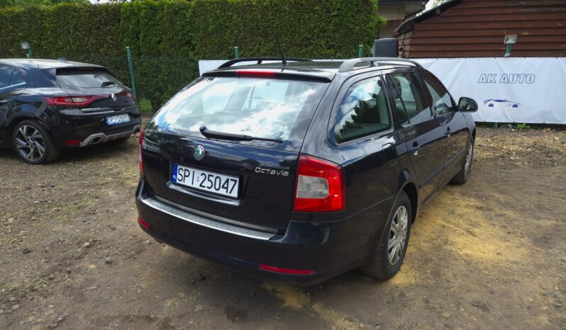SKODA Octavia  | FWD (przód) | Manualna | 122 KM | Czarny full