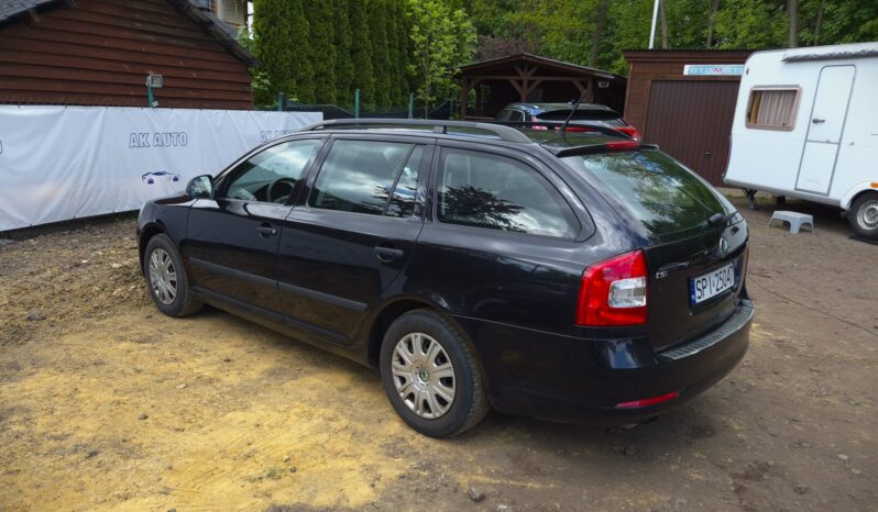 SKODA Octavia  | FWD (przód) | Manualna | 122 KM | Czarny full