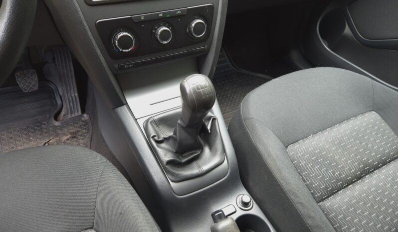SKODA Octavia  | FWD (przód) | Manualna | 122 KM | Czarny full