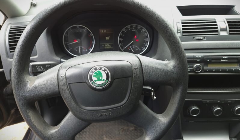 SKODA Octavia  | FWD (przód) | Manualna | 122 KM | Czarny full