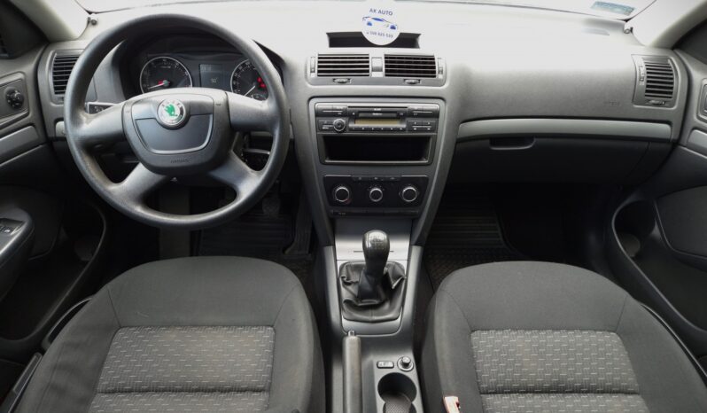 SKODA Octavia  | FWD (przód) | Manualna | 122 KM | Czarny full