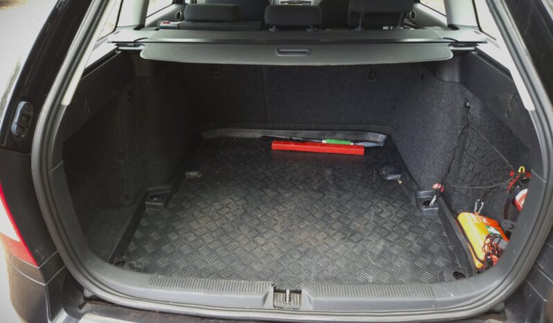 SKODA Octavia  | FWD (przód) | Manualna | 122 KM | Czarny full
