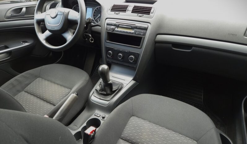 SKODA Octavia  | FWD (przód) | Manualna | 122 KM | Czarny full