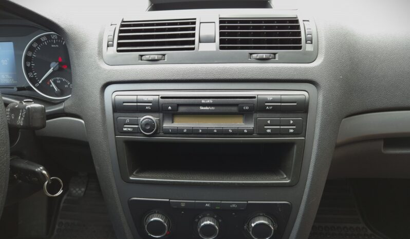 SKODA Octavia  | FWD (przód) | Manualna | 122 KM | Czarny full