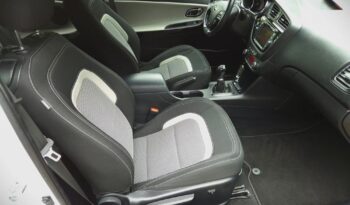 KIA Proceed | FWD (przód) | Manualna | 135 KM | Biały full