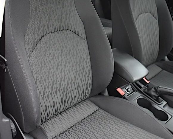 SEAT Leon  | FWD (przód) | Manualna | 150 KM | Czarny full