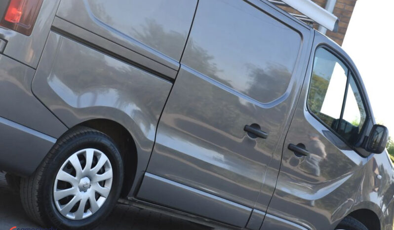 OPEL Vivaro | FWD (przód) | Manualna | 120 KM | Szary full