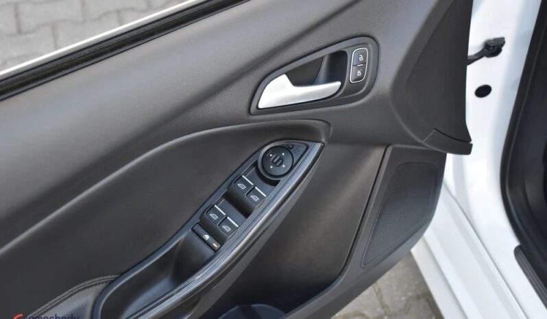 FORD Focus  | FWD (przód) | Manualna | 120 KM | Biały full