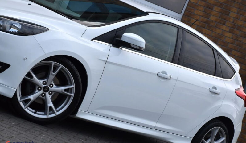 FORD Focus  | FWD (przód) | Manualna | 120 KM | Biały full