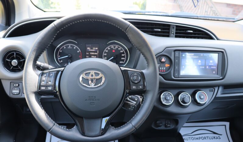 TOYOTA Yaris  | 2020 | 111 KM | 1496cm3 | Beżowy full