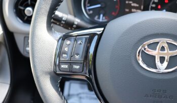 TOYOTA Yaris  | 2020 | 111 KM | 1496cm3 | Beżowy full
