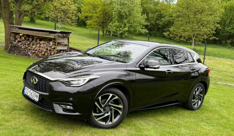 Infiniti Q30 | FWD (przód) | Automatyczna | 156 KM | Czarny full