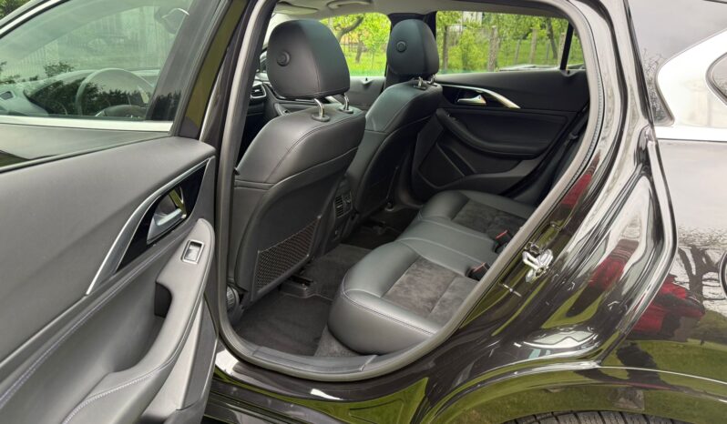 Infiniti Q30 | FWD (przód) | Automatyczna | 156 KM | Czarny full