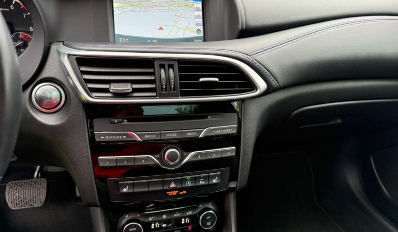Infiniti Q30 | FWD (przód) | Automatyczna | 156 KM | Czarny full