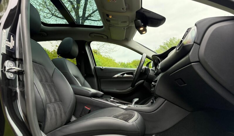 Infiniti Q30 | FWD (przód) | Automatyczna | 156 KM | Czarny full