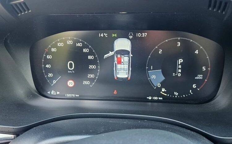 VOLVO XC 60 | FWD (przód) | Automatyczna | 190 KM | Czarny full