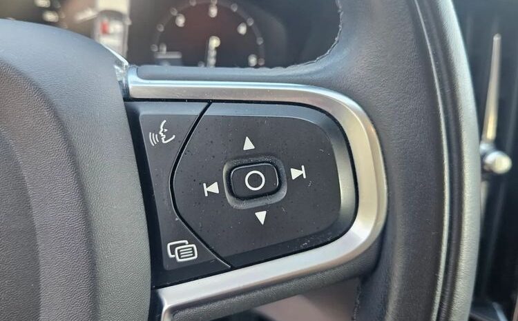 VOLVO XC 60 | FWD (przód) | Automatyczna | 190 KM | Czarny full