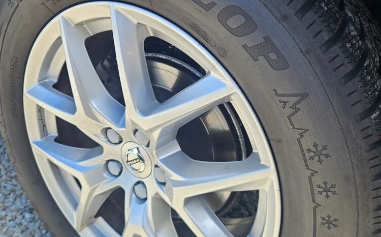 VOLVO XC 60 | FWD (przód) | Automatyczna | 190 KM | Czarny full