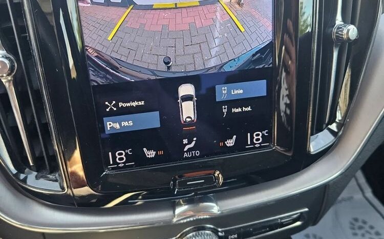 VOLVO XC 60 | FWD (przód) | Automatyczna | 190 KM | Czarny full
