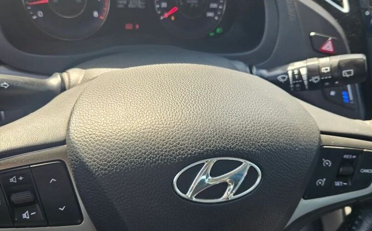 HYUNDAI i40  | FWD (przód) | Manualna | 135 KM | Czarny full