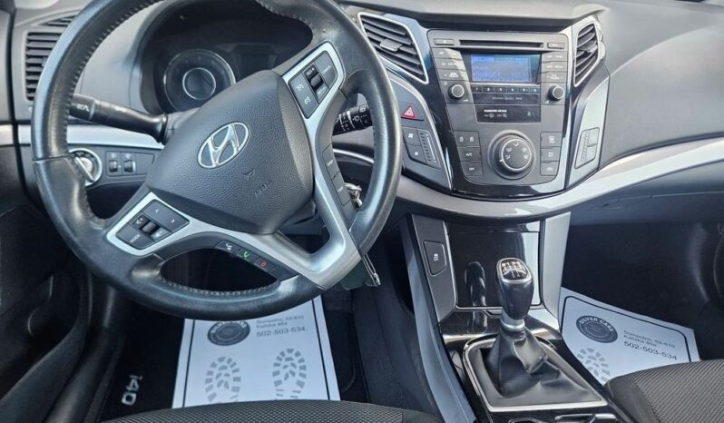 HYUNDAI i40  | FWD (przód) | Manualna | 135 KM | Czarny full