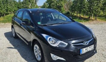 HYUNDAI i40  | FWD (przód) | Manualna | 135 KM | Czarny full