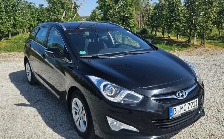 HYUNDAI i40  | FWD (przód) | Manualna | 135 KM | Czarny full