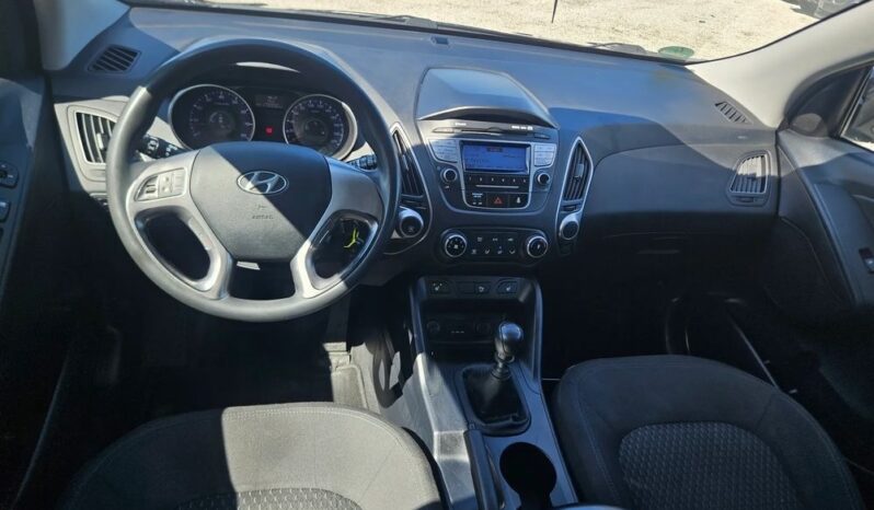 HYUNDAI ix35  | FWD (przód) | Manualna | 135 KM | Czarny full