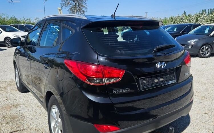 HYUNDAI ix35  | FWD (przód) | Manualna | 135 KM | Czarny full