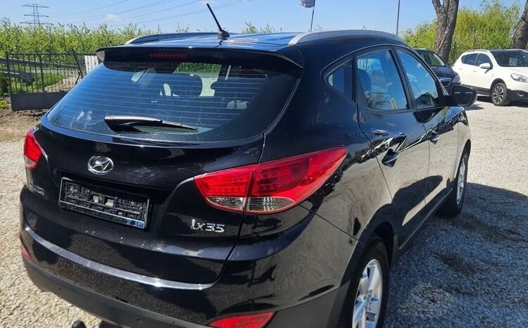 HYUNDAI ix35  | FWD (przód) | Manualna | 135 KM | Czarny full