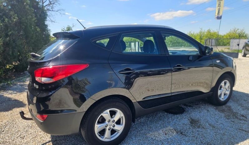 HYUNDAI ix35  | FWD (przód) | Manualna | 135 KM | Czarny full