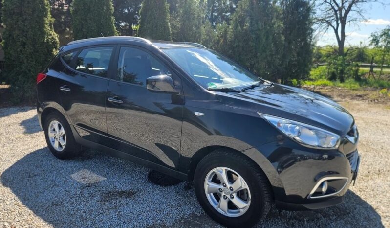 HYUNDAI ix35  | FWD (przód) | Manualna | 135 KM | Czarny full