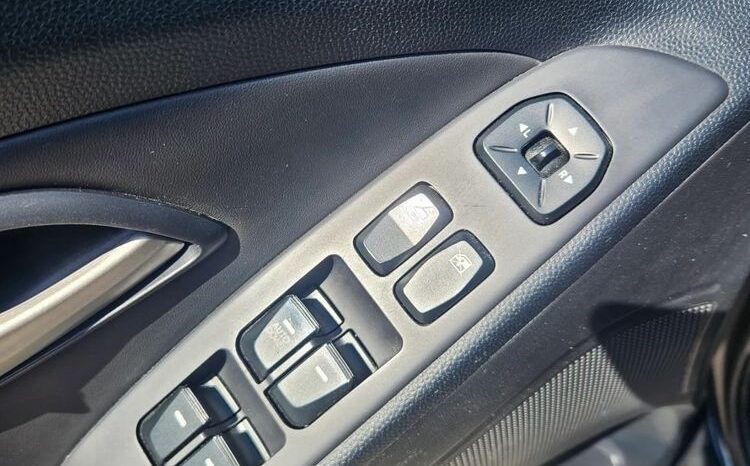 HYUNDAI ix35  | FWD (przód) | Manualna | 135 KM | Czarny full