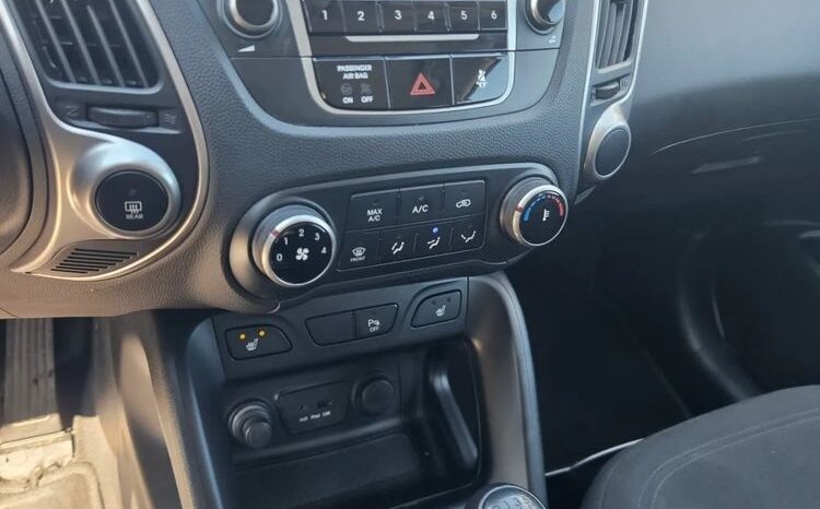 HYUNDAI ix35  | FWD (przód) | Manualna | 135 KM | Czarny full