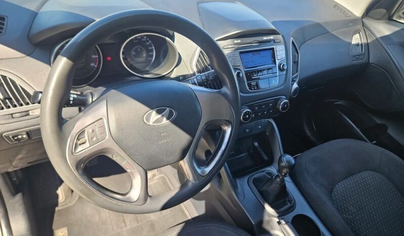 HYUNDAI ix35  | FWD (przód) | Manualna | 135 KM | Czarny full