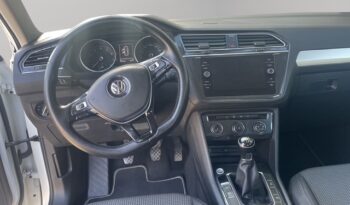 VOLKSWAGEN Tiguan  | FWD (przód) | Manualna | 150 KM | Biały full