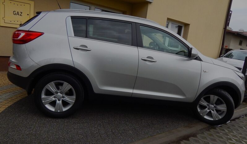 KIA Sportage  | FWD (przód) | Manualna | 135 KM | Srebrny full
