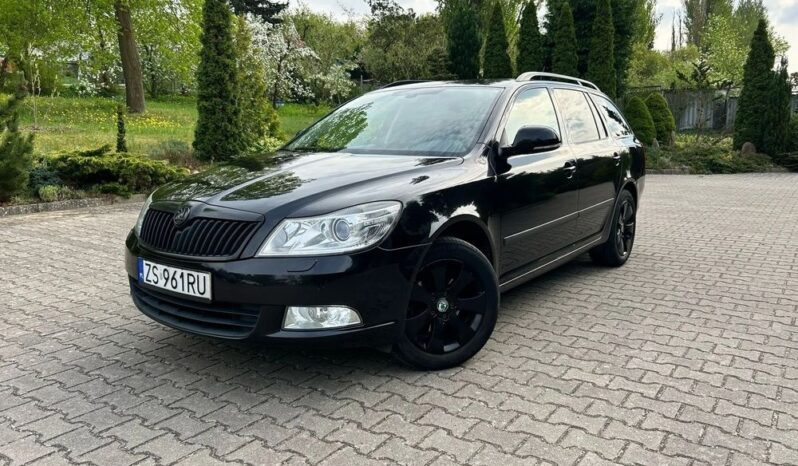 SKODA Octavia  | FWD (przód) | Automatyczna | 105 KM | Czarny full