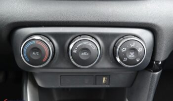 TOYOTA Yaris  | FWD (przód) | Manualna | 72 KM | Biały full
