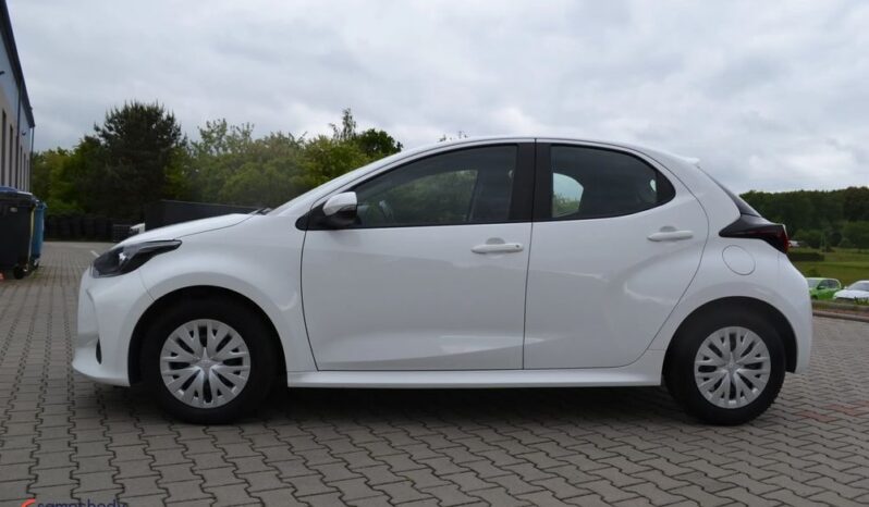 TOYOTA Yaris  | FWD (przód) | Manualna | 72 KM | Biały full