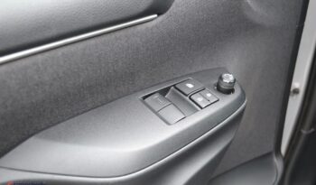 TOYOTA Yaris  | FWD (przód) | Manualna | 125 KM | Srebrny full