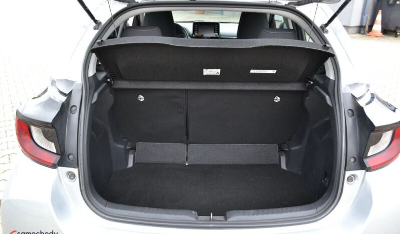 TOYOTA Yaris  | FWD (przód) | Manualna | 125 KM | Srebrny full