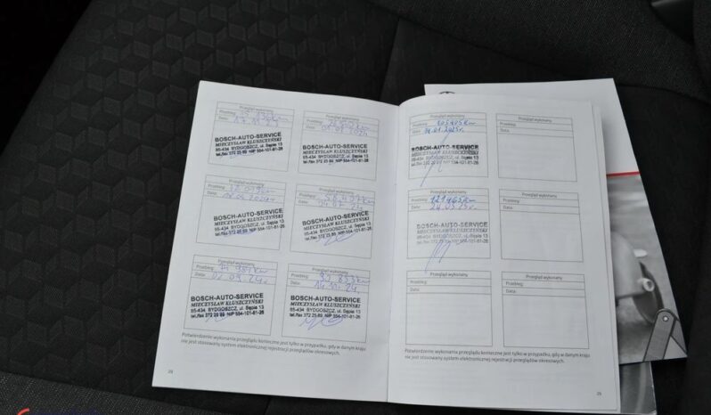 TOYOTA Yaris  | FWD (przód) | Manualna | 125 KM | Srebrny full