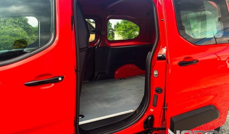 PEUGEOT Partner  | 4×4 (doł. ręcznie) | Manualna | 131 KM | Czerwony full