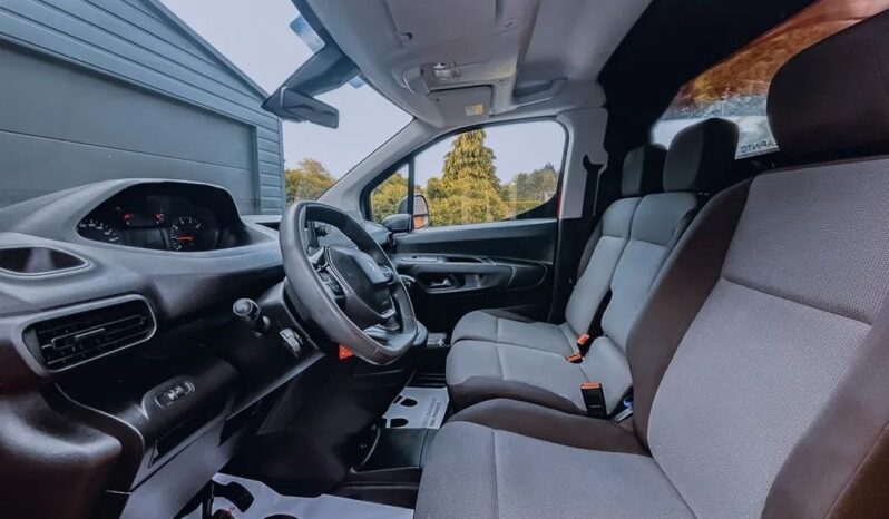 PEUGEOT Partner  | 4×4 (doł. ręcznie) | Manualna | 131 KM | Czerwony full