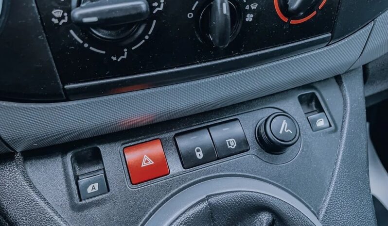 PEUGEOT Partner  | 4×4 (doł. ręcznie) | Manualna | 99 KM | Czerwony full